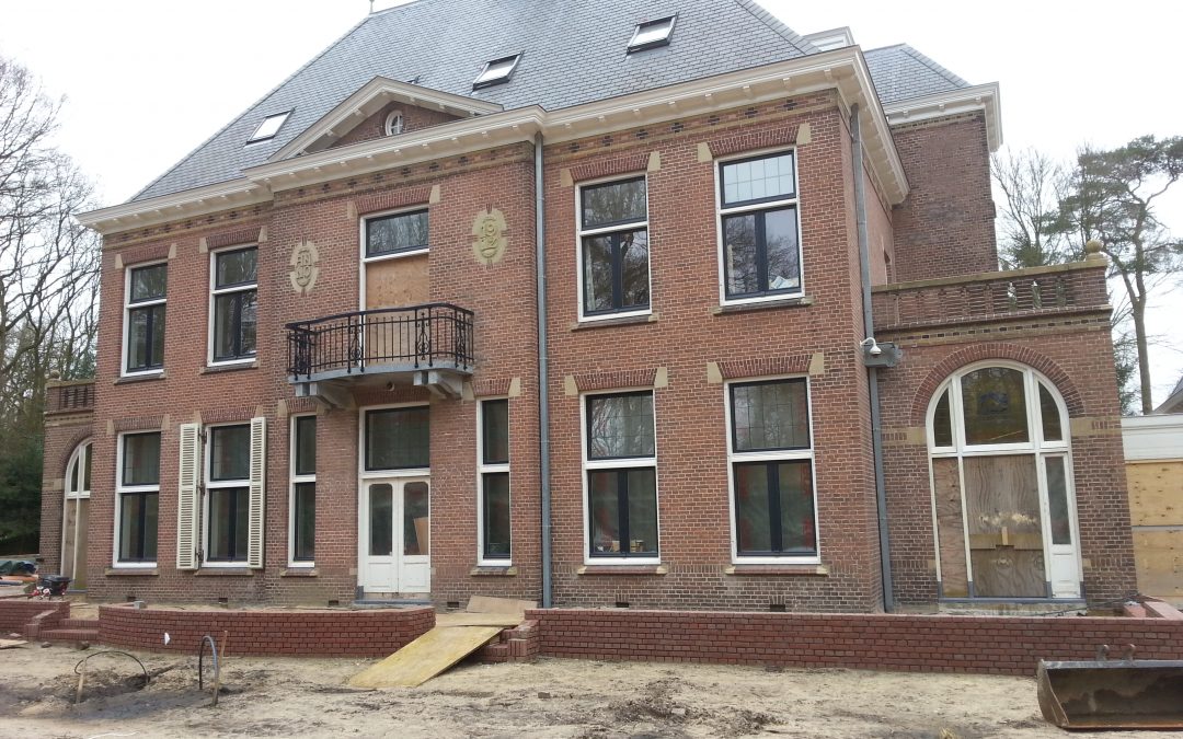 Reparatie en scheurherstel en nieuw voegwerk Herenhuis te Bilthoven